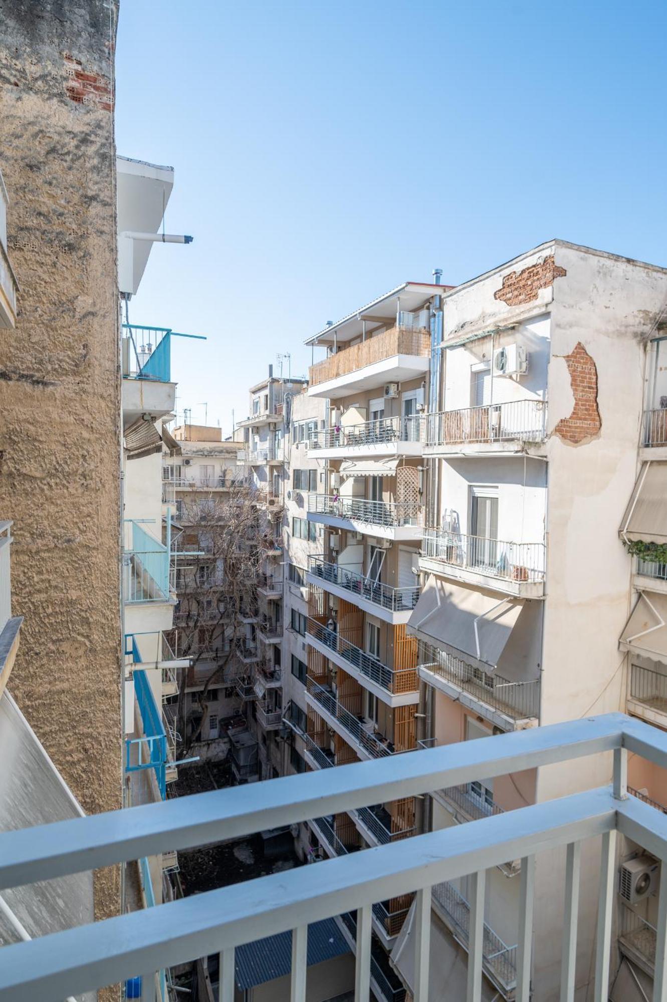 Coloured Nests Apartment Thessaloniki Exterior photo