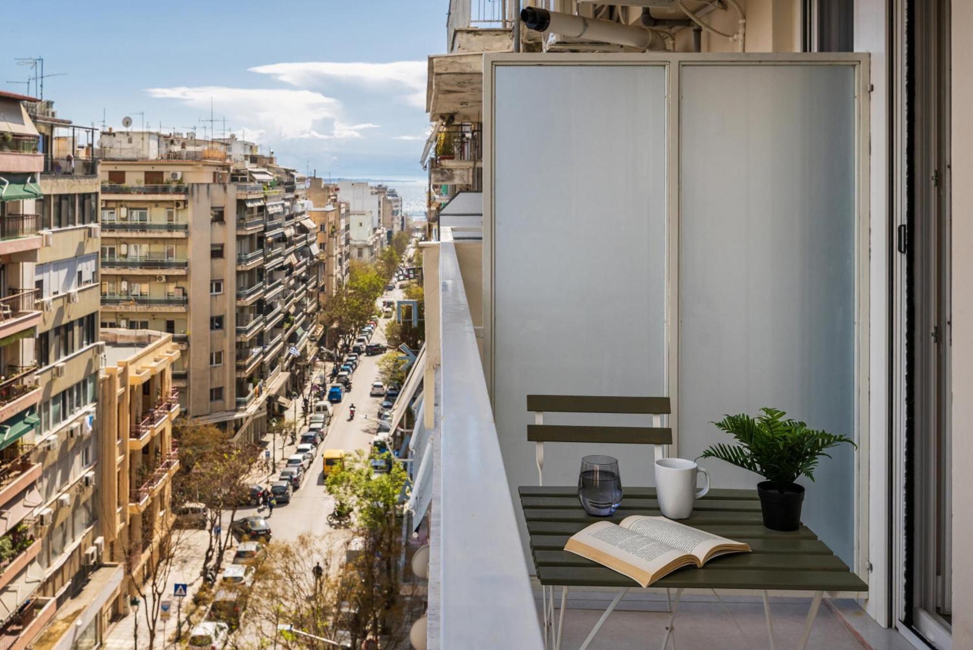 Coloured Nests Apartment Thessaloniki Exterior photo